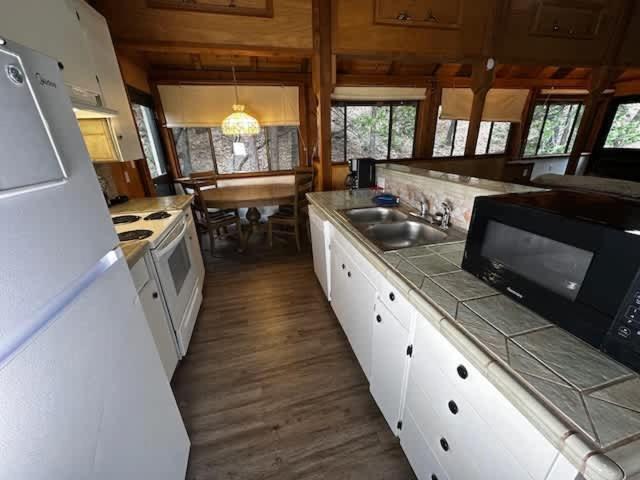 Views Inside Yosemite-Timber Lodge-Sleeps 6 Yosemite West Exterior photo